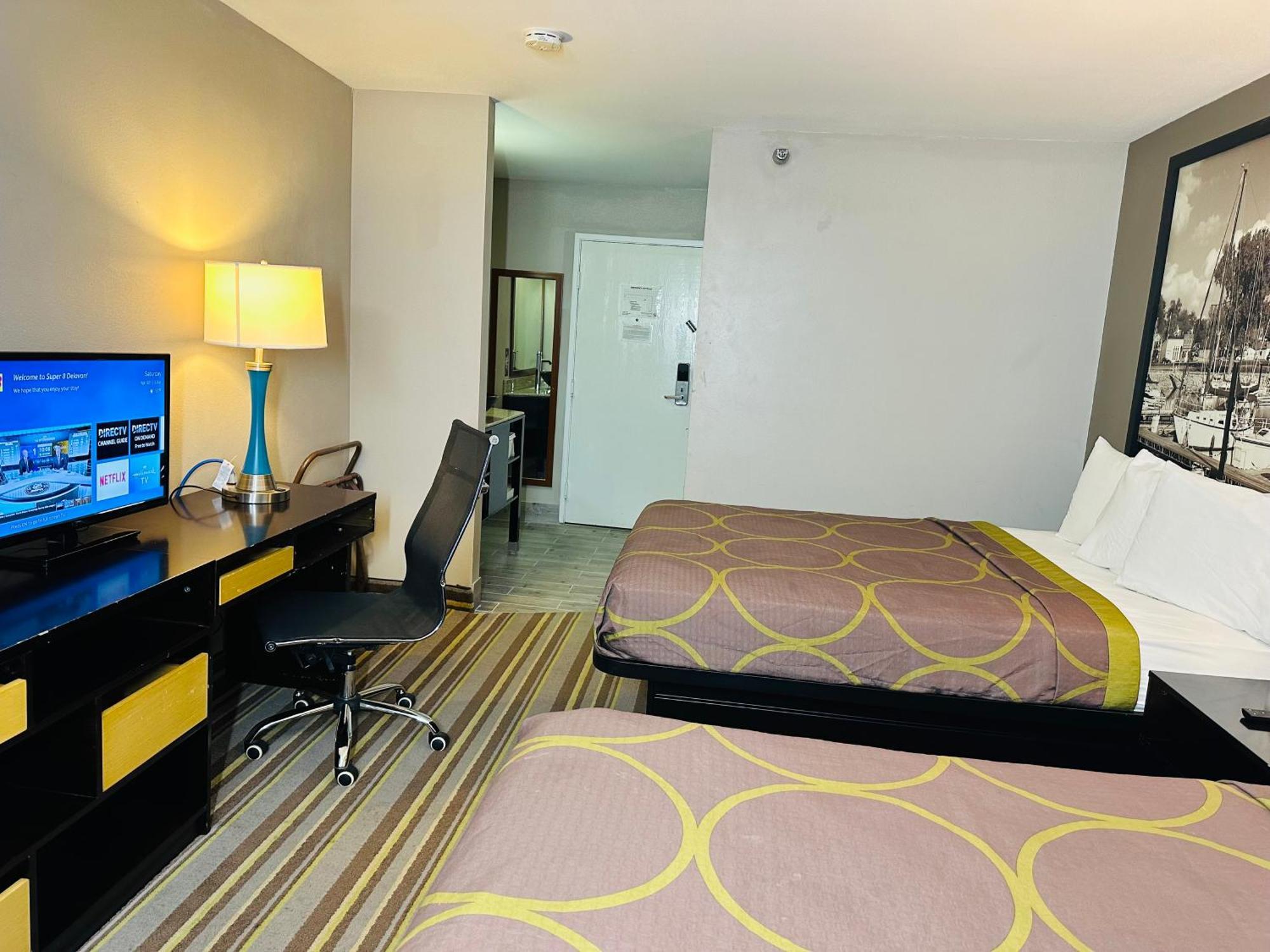 Delavan Inn And Suites Luaran gambar