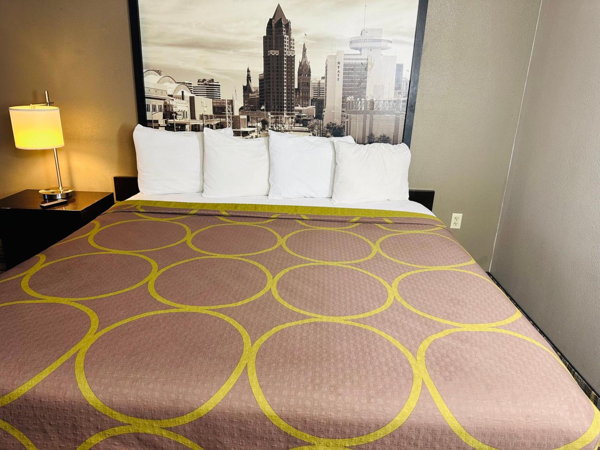 Delavan Inn And Suites Luaran gambar