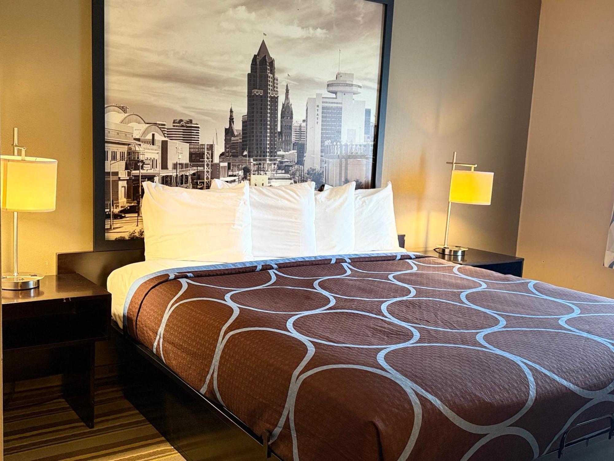 Delavan Inn And Suites Luaran gambar